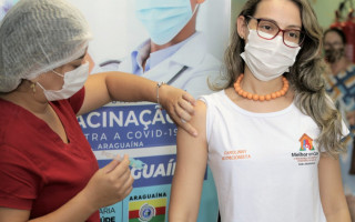 Vacinação foi iniciada na manhã desta quarta-feira, 3, em servidores do SAD (Serviço de Atenção Domiciliar) 
