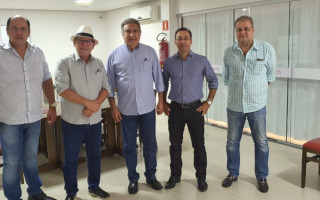 Ex-prefeito Ronaldo Dimas durante encontro com Laurez 
