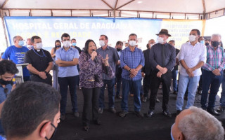 Deputada parabeniza governador Mauro Carlesse e equipe pelo início das obras. 