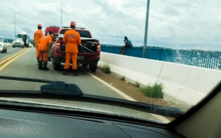 Ponte FHC ficou interdita nos dois sentidos durante a ação dos bombeiros militares.