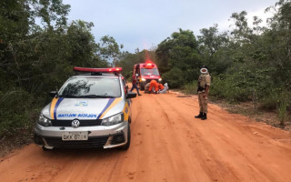 Baleado foi socorrido pelo Corpo de Bombeiros 