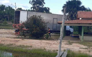 Carga de caminhão roubado estava em uma propriedade rural em Sítio Novo.