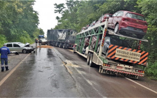 Vítimas foram socorridas por Bombeiros 