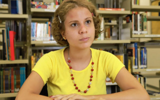 Érica é universitária de biomedicina, química e física e é coordenadora local de um movimento internacional que busca a inserção feminina na ciência.