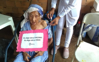 Idosa de 110 anos foi vacinada contra covid em Cristalândia.