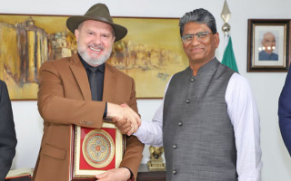 Governador Carlesse é recebido pelo embaixador Indiano Shri Suresh.