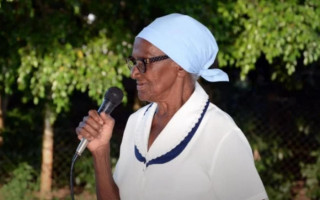 Lucelina Gomes dos Santos é líder comunitária de quilombo que leva seu nome.