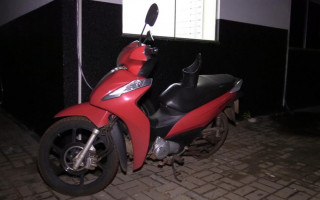 Moto Honda Biz recuperada pela PM.