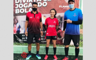 Ex-jogador Jardel (E), Erika Costa e Jean Carlos da escola do Flamengo de Araguaína.