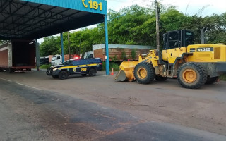 Veículo roubado foi recuperado pela PRF.