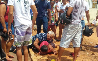 Assaltante foi dominado por idoso até a chegada da PM.