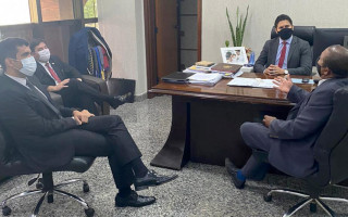 Secretário-chefe da Casa Civil, Rolf Vidal, recebe OAB e deputado Ricardo Ayres