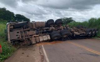 Tombamento aconteceu na BR-153, sentido Barrolândia.