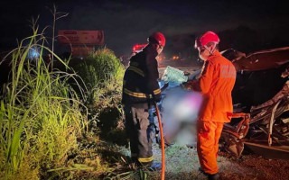 O corpo do motorista foi desencarcerado pelos socorristas do CBMTO.
