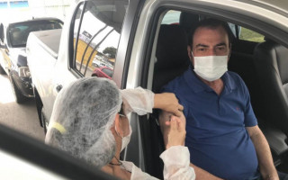 Deputado Issam Saado recebeu a primeira dose da vacina nesta sexta-feira, 26.