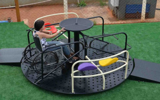 Proposta do vereador Soldado Alcivan é que brinquedos adaptados sejam colocados em parques da cidade. 