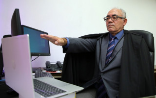 Desembargador Adolfo Amaro Mendes foi empossado nesta quinta-feira, 08.
