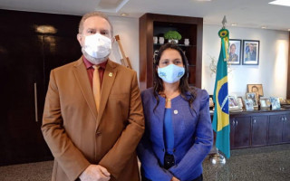 Deputada estadual Vanda Monteiro (PSL) com o governador Mauro Carlesse