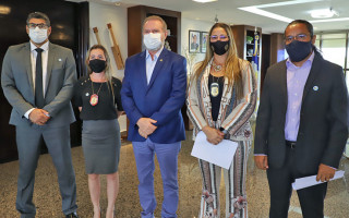 Carlesse recebeu representantes da PCe ratificou esforço da Gestão para pagar direitos dos servidores
