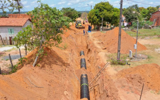 Até o final do serviço, serão executados 12.856 metros de rede de drenagem para receber a água das chuvas.
