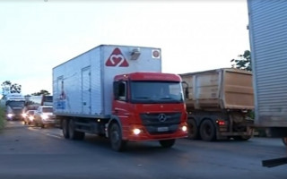 Acidente causou congestionamento na rodovia BR-153, próximo a Araguaína.