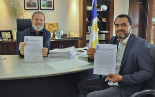 Títulos foram assinados nesta terça-feira, 4, no Palácio Araguaia. 