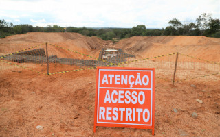 Local não é adequado para o banho, pois oferece risco de afogamento ou queda.