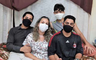 Com 75% do pulmão comprometido devido à doença, Shirlene passou 30 dias internada na UTI