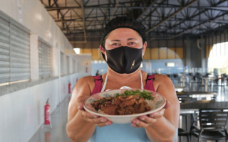Uma das primeiras comerciantes a se mudar para o prédio da Nova Feirinha foi a dona Maria Antônia.