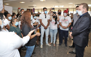 Reunião com profissionais da saúde aconteceu nesta quinta-feira, 13, no Palácio Araguaia.