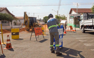 Durante a realização dos serviços, as equipes da BRK fazem o uso de diferentes tipos de barreiras de proteção, controle e suporte.