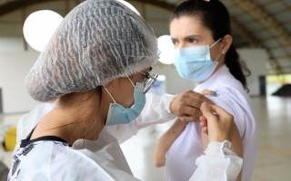 Para receber a 1ª dose da vacina, o paciente precisa apresentar um laudo ou relatório médico especificando sua comorbidade.