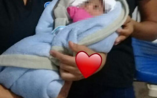 Bebê foi abandonada na calçada de hospital em Ponte Alta do Tocantins. 