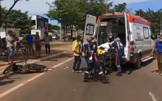 Vítima foi socorrida pelo Samu em estado grave. 