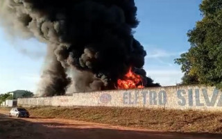 Fogo no depósito na tarde deste sábado em Araguaína 