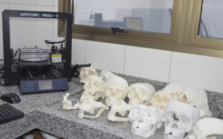 O equipamento será utilizado para produção de biomodelos e guias cirúrgicos.