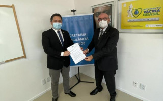 Deputado federal Tiago Dimas discute assunto com secretário nacional de Vigilância Sanitária