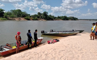 Bombeiros militares conduziram as buscas ao corpo de Januário da Silva, no Rio Araguaia.