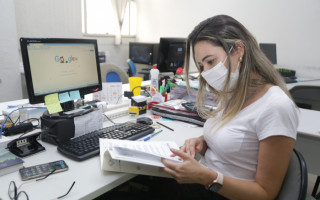 Aqueles que não puderam receber a vacina por questões de saúde devem apresentar atestado médico na Secretaria da Administração.
