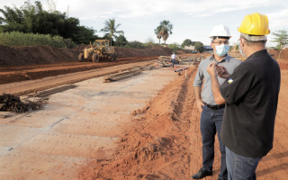 Prefeito visitou o canteiro de obras na semana passada.