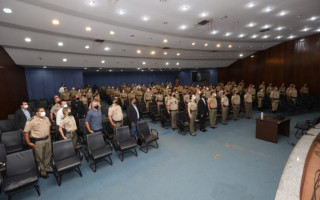 Alunos selecionados durante aula inaugural.