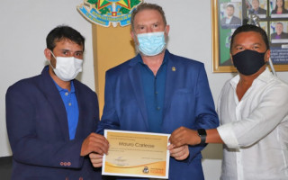Gov. Mauro Carlesse recebe titulo de cidadão axixaense