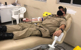 Militares do 2º BPM doam sangue