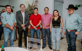 Cada touro foi comercializado pelo preço médio de R$ 23,8 mil.