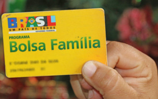 Pouco mais de 45 mil famílias continuam recebendo Bolsa Família por não se encaixarem no perfil do Auxílio Emergencial