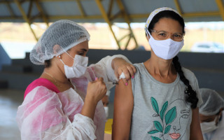 As pessoas entre 43 a 46 anos têm até o dia 12 de julho para para se vacinar.