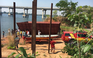 Mulher pulou da ponte sobre o Rio Tocantins de 8 metros de altura