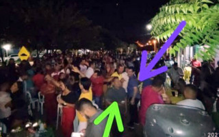 Autoridades políticas e outros participantes foram flagrados sem máscara em uma festa no município de São Miguel.
