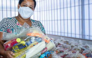 Família da dona de casa Eliene Maria da Silva, de Santa Tereza do TO recebeu um kit de alimentos.