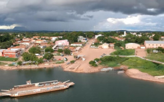 Travessia sobre o Rio Tocantins, entre Filadélfia e Carolina 